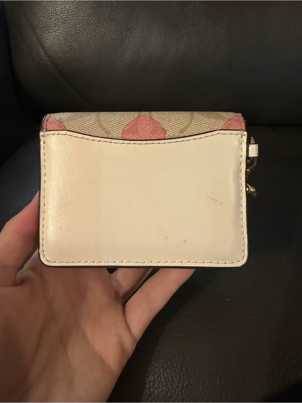 Coach Beige Canvas Card Case Wallwt with Pink Heart Motif - Picture 4 of 6